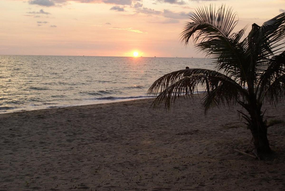 Sammy Seaview Mae Ramphueng Beach Front Golden Elephant บ้านช้างทองวิวทะเลหน้าหาดแม่รำพึง Районг Екстер'єр фото